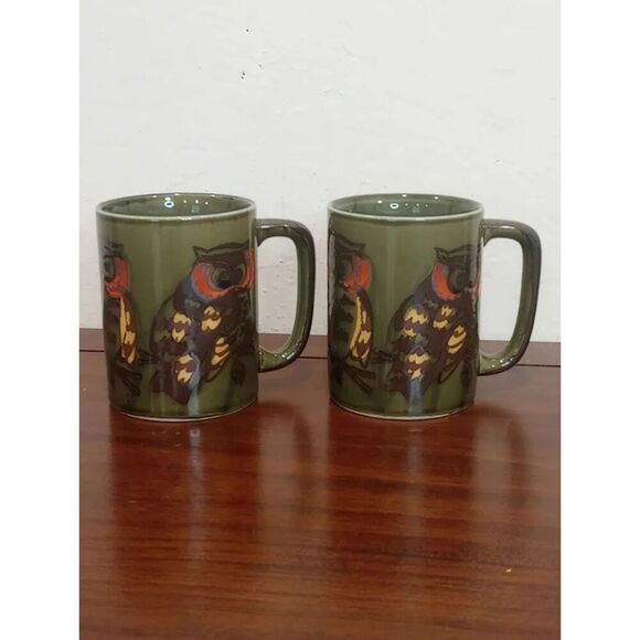 Set of Two Vintage Stoneware Owl Mugs - Picture 3 of 4
